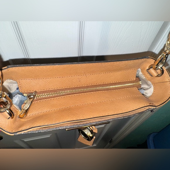 Michael Kors Purse - Picture 4 of 6